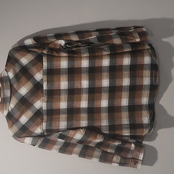 NWOT brown/black plaid button shirt size medium - Picture 2 of 3